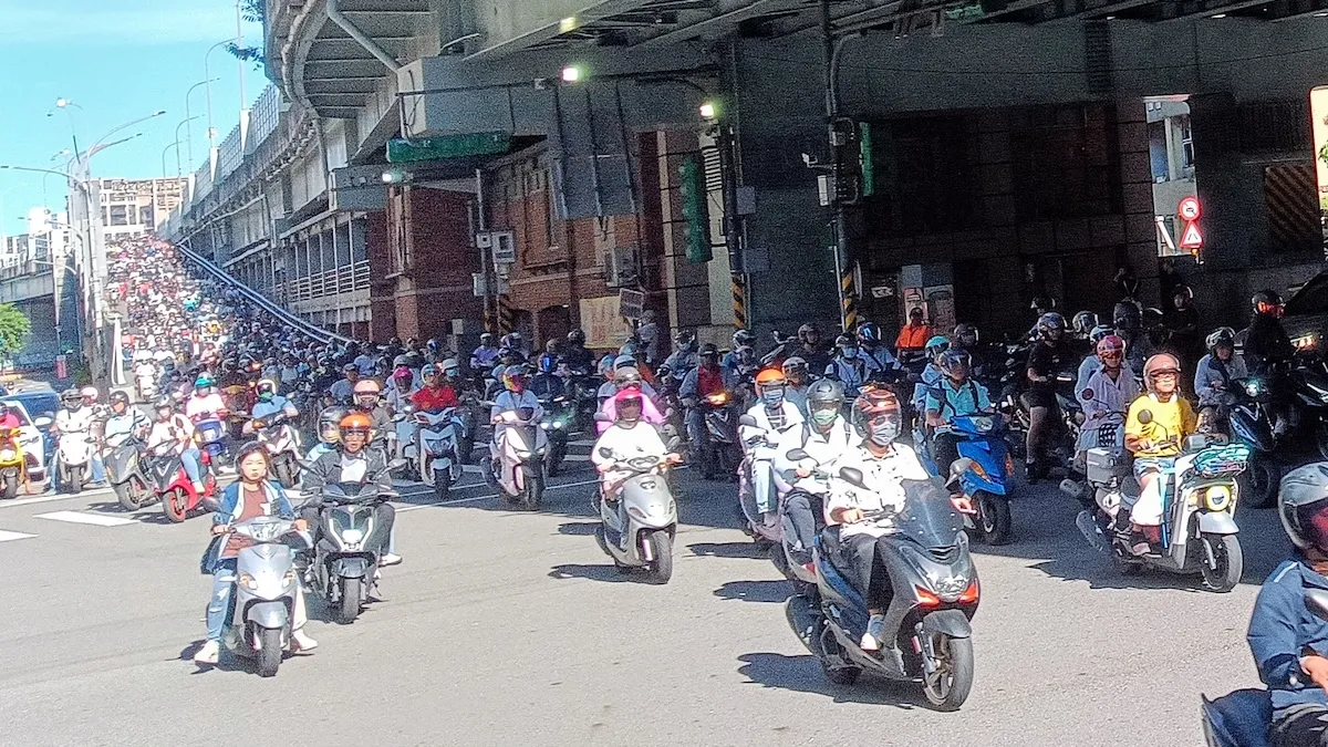 扮演人肉提款機：LikeCoin v3 啟動當天的幣價驚魂與我的低級錯誤